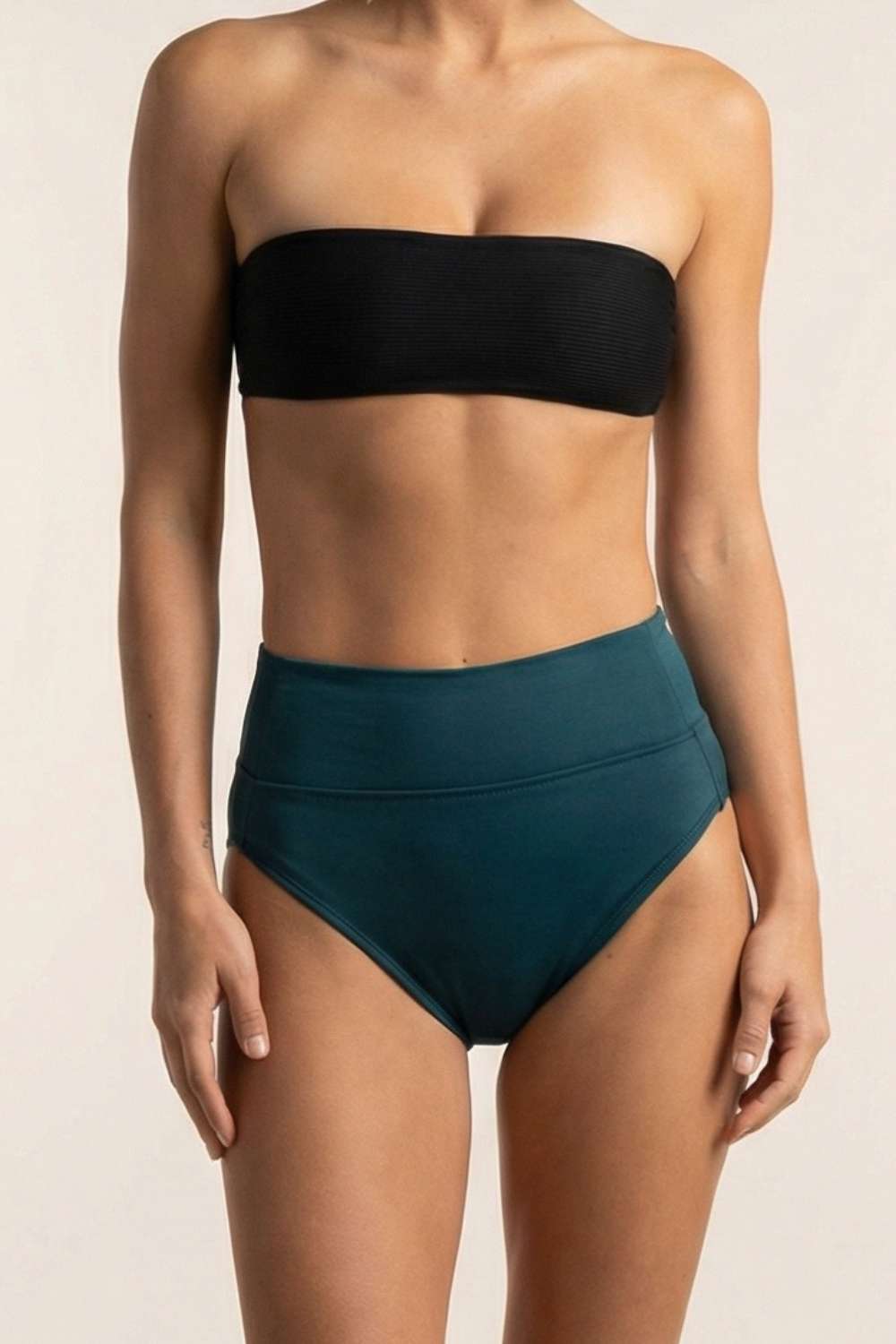 #צבע_ירוק בקבוק