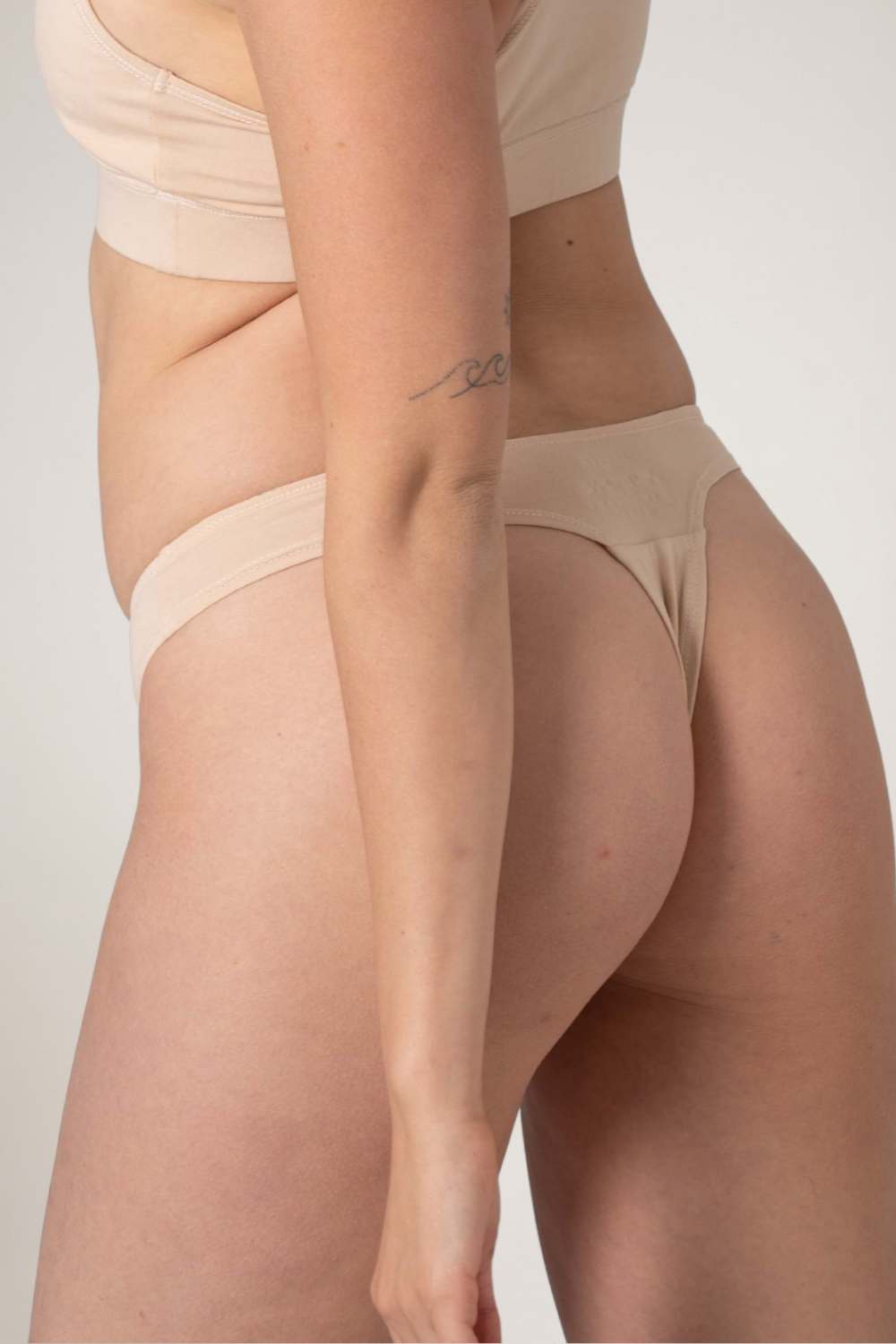 [cap] אביטל · 1.73 מ׳ · מידה S #צבע_פודרה